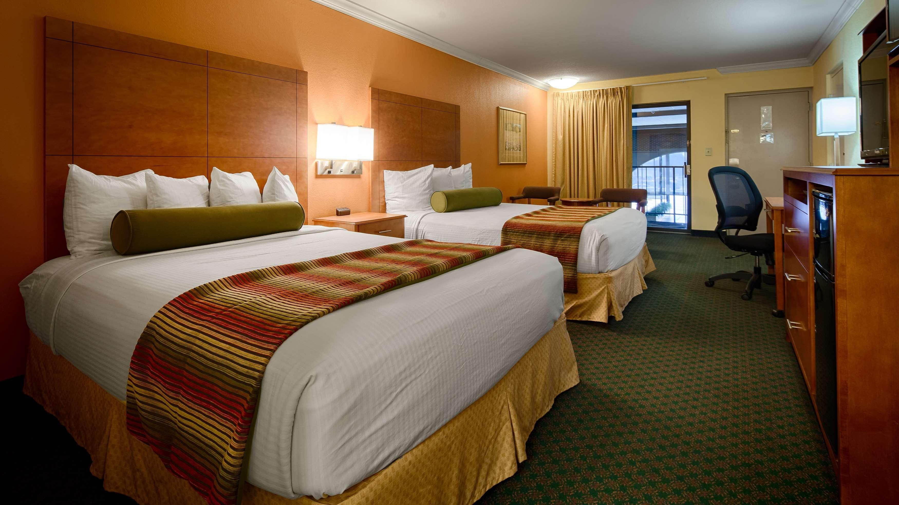 Best Western Angus Inn Great Bend Dış mekan fotoğraf