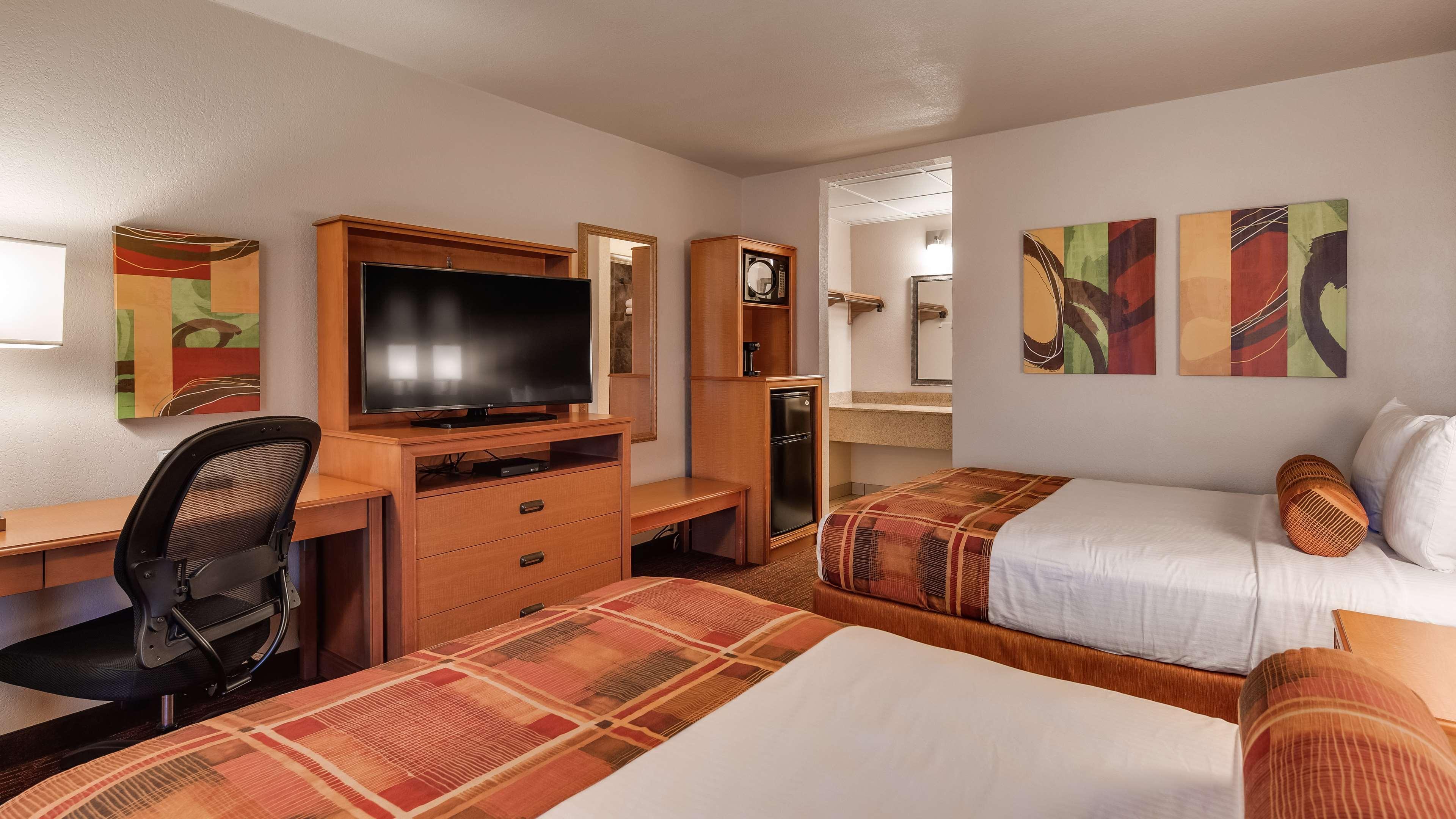 Best Western Angus Inn Great Bend Dış mekan fotoğraf