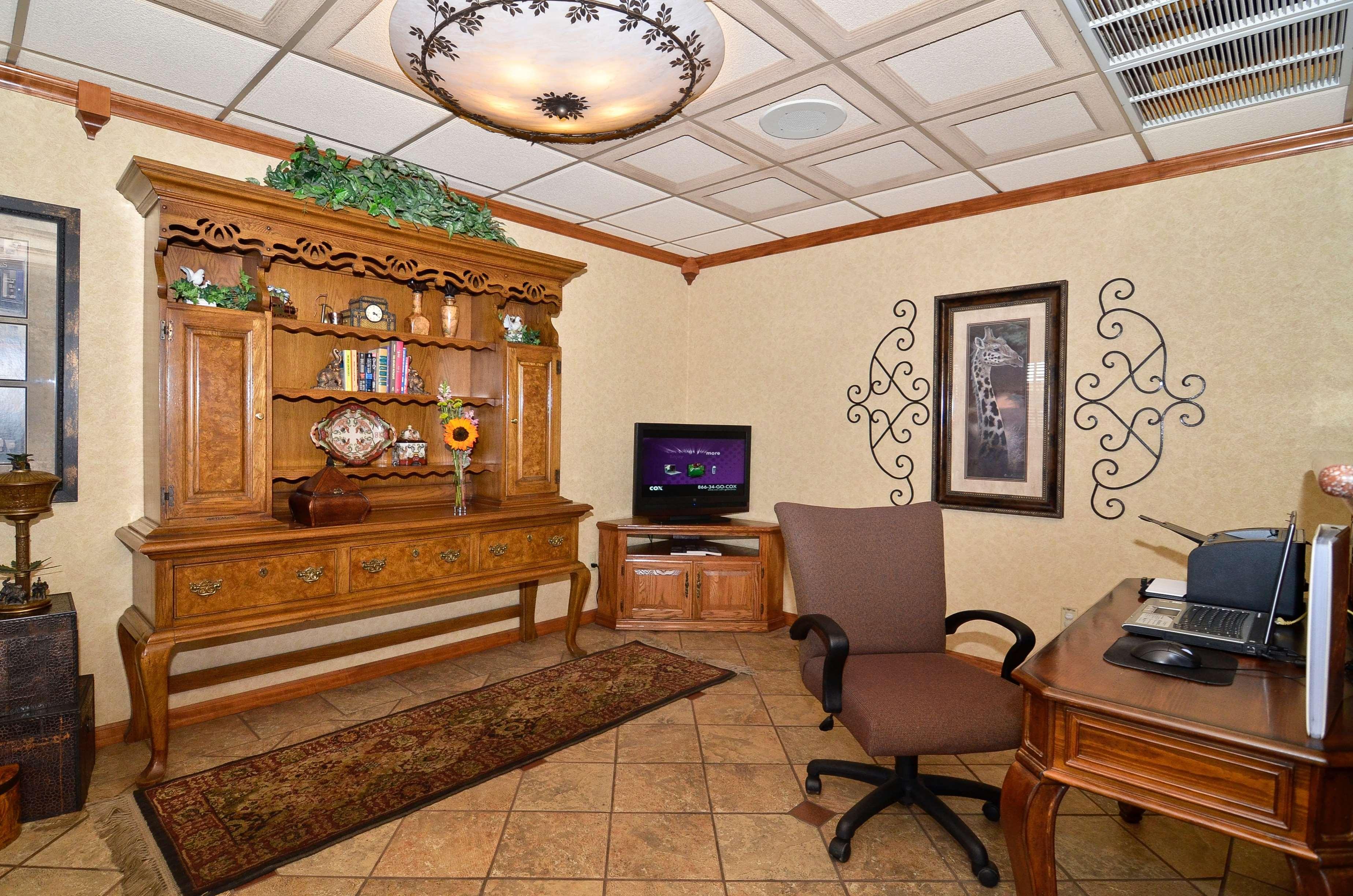Best Western Angus Inn Great Bend Dış mekan fotoğraf