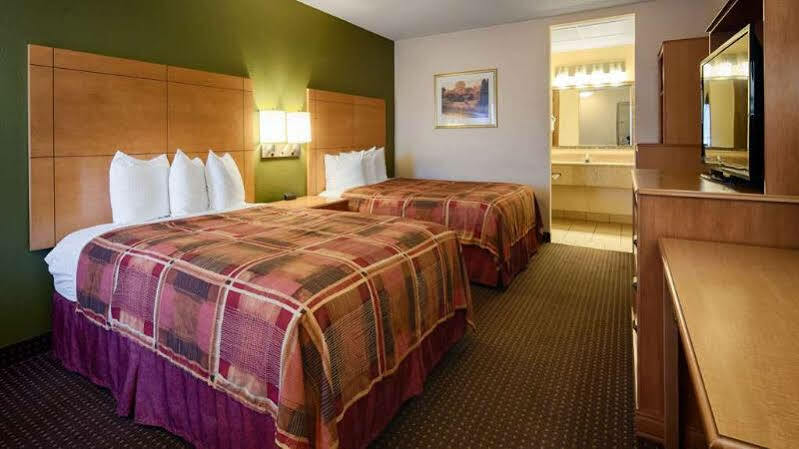 Best Western Angus Inn Great Bend Dış mekan fotoğraf